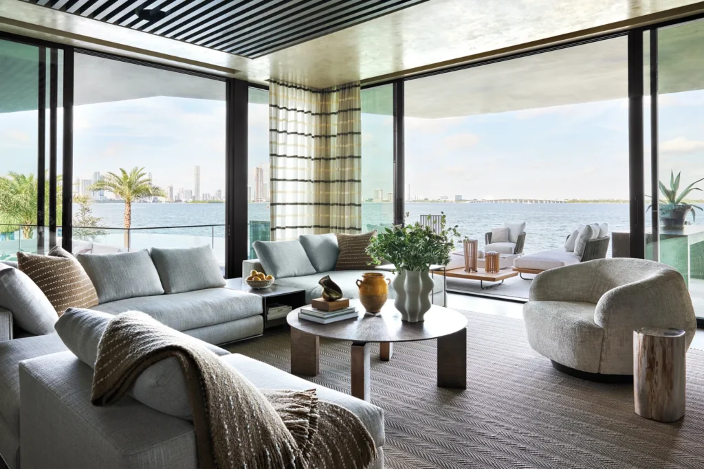 7 Reasons Miami Homeowners Trust Property Management While Traveling